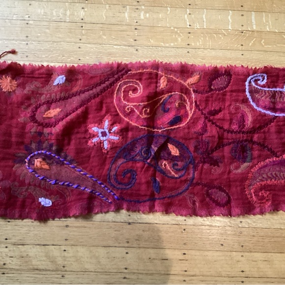 Wool Scarf - Picture 2 of 3